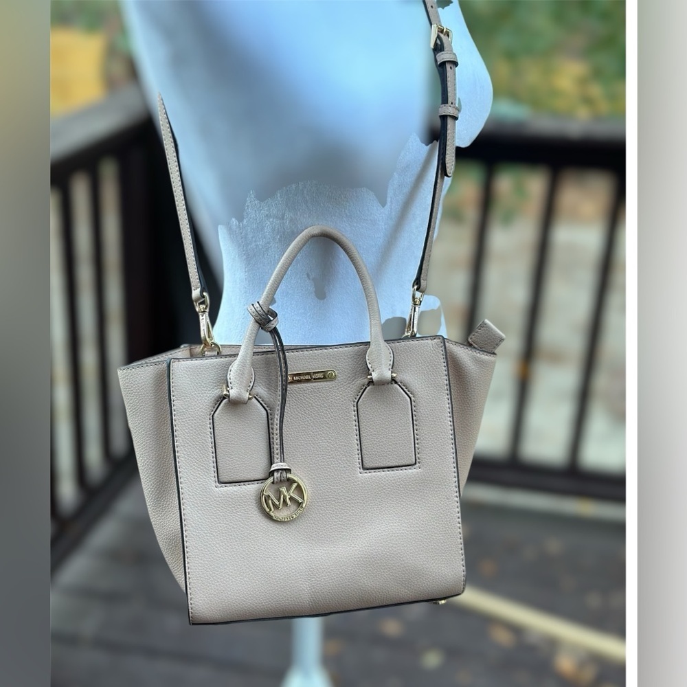 Michael Kors Light Pink Leather Women’s Satchel Purse - Picture 10 of 10